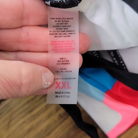 ZeroXPosur. Colorful Abstract Women's Swim Tankini Top. EUC - Picture 6 of 9